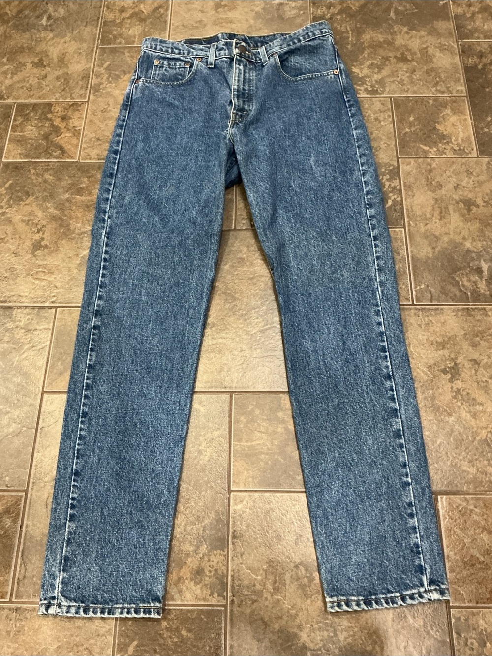 Levi's Men's Straight Jeans in Medium Blue Denim